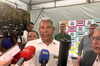 Jerônimo descarta cancelamento de agenda com Carlos Lupi após escândalo no INSS