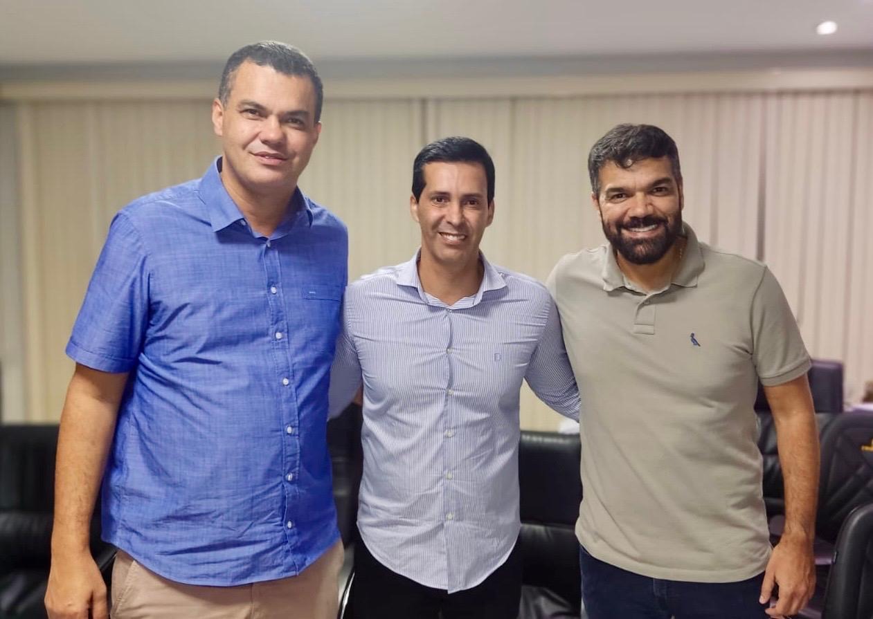 Bia Cintra, ex-candidato a prefeito de Amargosa, anuncia apoio à reeleição de Rogério Andrade