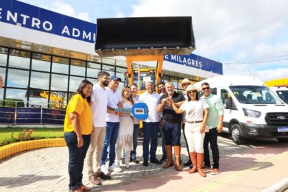 Jerônimo entrega equipamentos e prestigia tradicional Festa dos Vaqueiros em Milagres