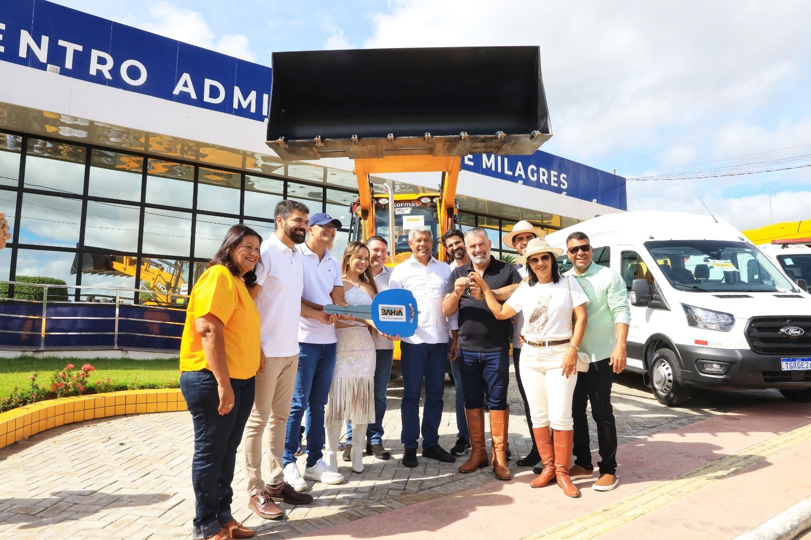 Jerônimo entrega equipamentos e prestigia tradicional Festa dos Vaqueiros em Milagres