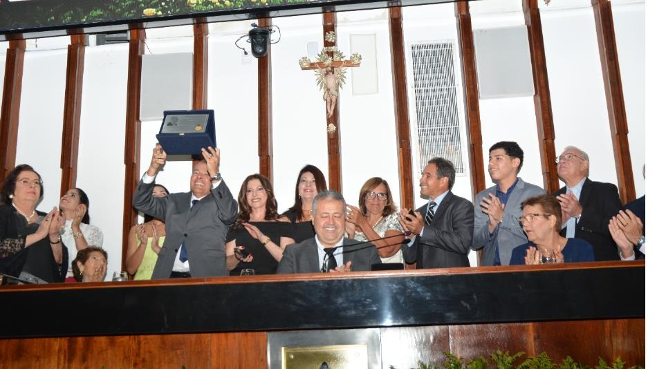 Ex-prefeito de Alagoinhas, Joaquim Neto é homenageado com a Comenda 2 de Julho