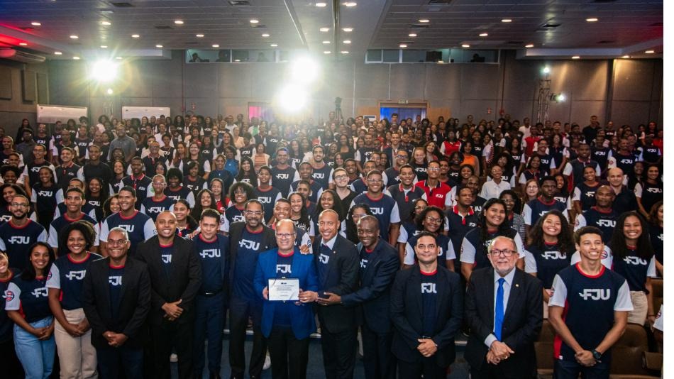 Criado há 47, Grupo Força Jovem Universal é homenageado na Assembleia Legislativa