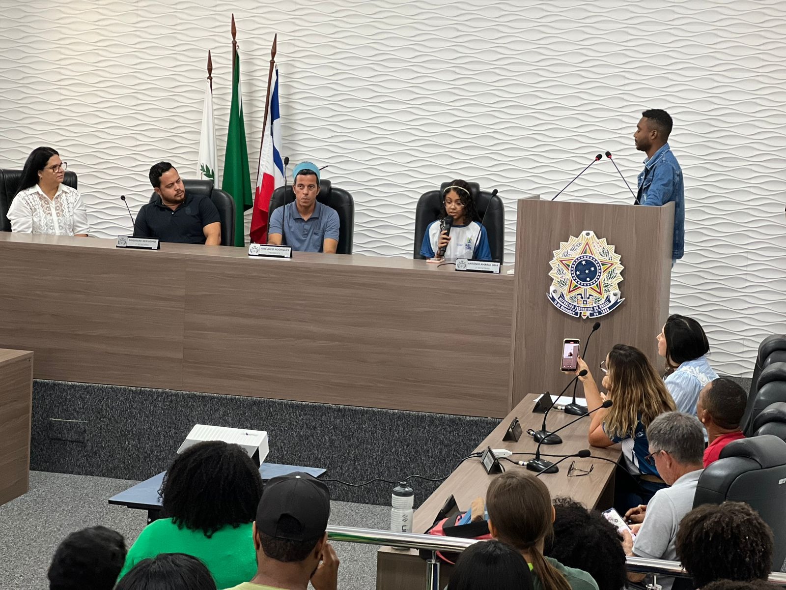 Prefeitura de Castro Alves realiza audiência pública sobre resíduos sólidos