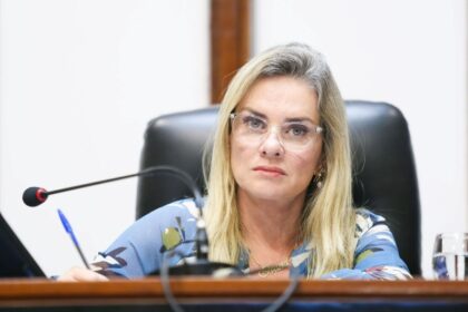 AL-BA repudia invasão no plenário e encerra atividades por motivo de segurança