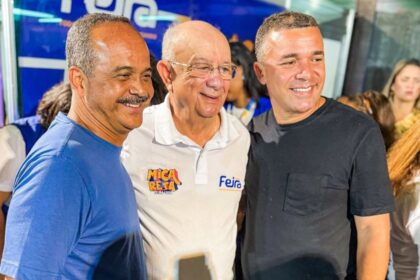 Em Feira de Santana, Elinaldo diz que José Ronaldo é peça fundamental no grupo de oposição