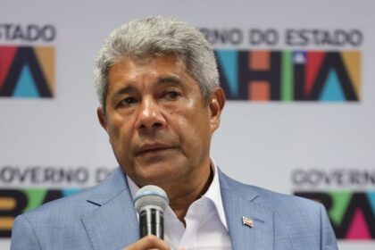 Jerônimo envia à Assembleia projeto para reestruturar carreiras de fiscais e técnicos agropecuários da Adab