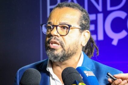 "Ignora o movimento docente e a educação municipal é que fica com o prejuízo", dispara Kleber Rosa