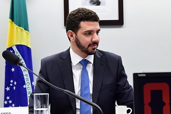 Neto Carletto denuncia descaso do DNIT com a ponte do Rio Jequitinhonha