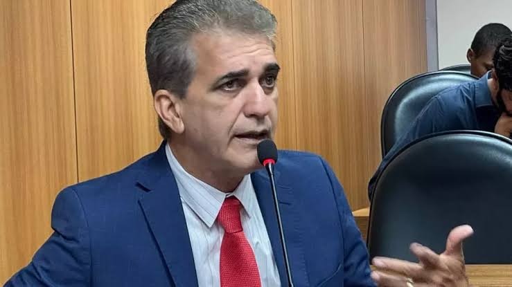 “Salvador virou exemplo de fracasso do União Brasil”, dispara Robinson Almeida
