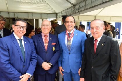 Bruno Reis recebe medalha da Ordem do Mérito Naval, mais importante condecoração da Marinha