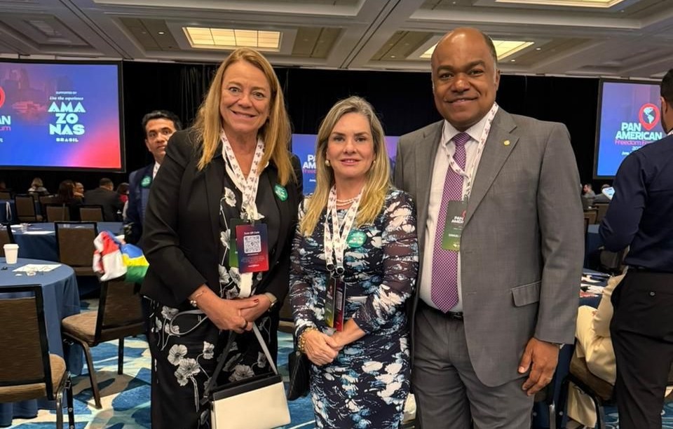 Comitiva baiana liderada pela presidente da ALBA participa de Fórum da UNALE nos Estados Unidos