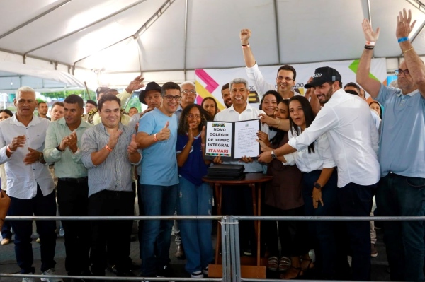 Jerônimo autoriza nova sede de escola em tempo integral
