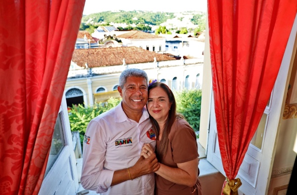 Jerônimo segue maratona de viagens e acompanha São João na cidade de São Félix