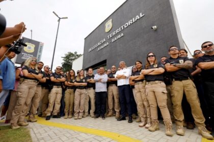 Jerônimo entrega sede da Polícia Civil em Jitaúna e anuncia investimentos na infraestrutura