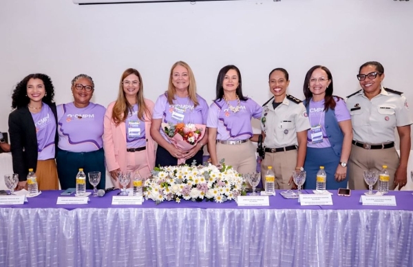 Fabíola Mansur participa de Conferência em Itaparica e reforça compromisso com políticas públicas para mulheres