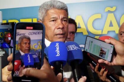 Jerônimo alfineta ACM Neto e diz que no PT ninguém solta a mão dos aliados