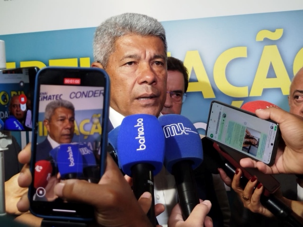 Jerônimo alfineta ACM Neto e diz que no PT ninguém solta a mão dos aliados