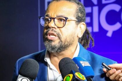 Kleber Rosa ingressa com ação popular para anular sessão que aprovou PL de servidores municipais