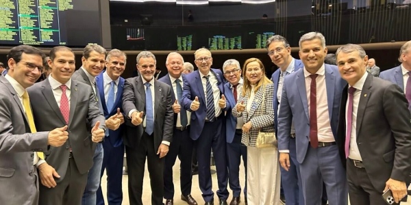 PEC66 é aprovada na Câmara com mobilização da UPB e prefeitos baianos em Brasília