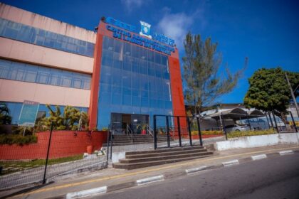 Prefeitura de Lauro de Freitas esclarece proposta de reajuste para professores da rede pública