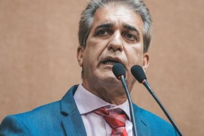 Robinson Almeida critica tarifa de Trump contra o Brasil e dispara: “Bolsonarismo comete crime de lesa-pátria"