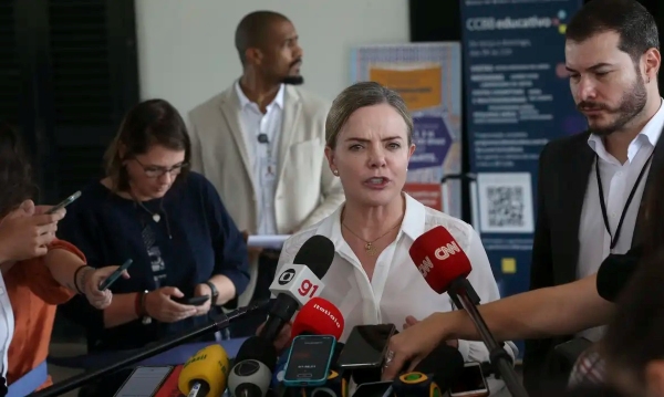Decisão de Moraes sobre IOF impõe ritmo mais lento para liberar orçamento, diz Gleisi