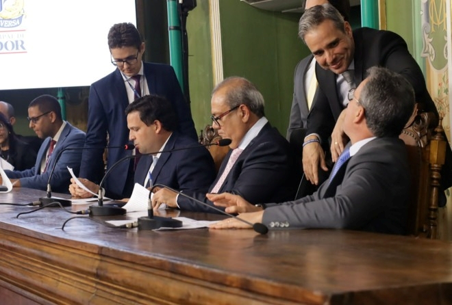 Câmara de Salvador reabre trabalhos legislativos