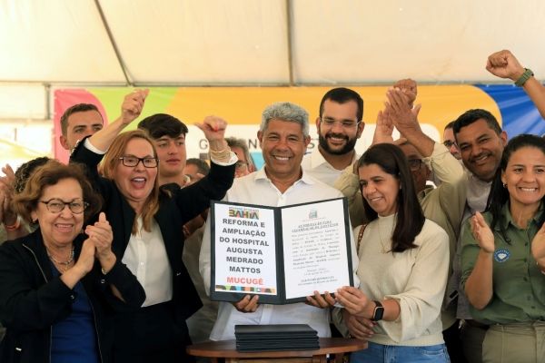Jerônimo inaugura escola de tempo integral em Mucugê e investe mais de R$ 27 milhões em diversas áreas
