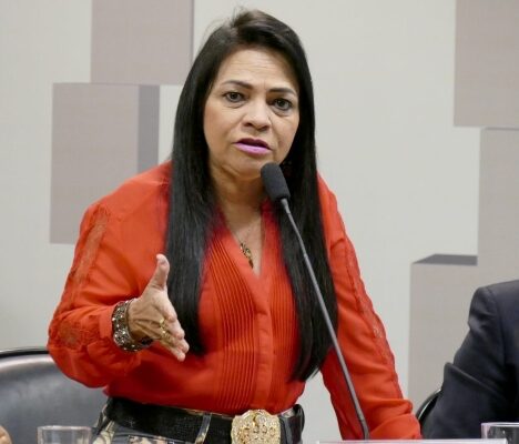 Moema Gramacho confirma disputa a deputada federal e dispara na direção de Débora Regis: “Me esqueça e trabalhe”