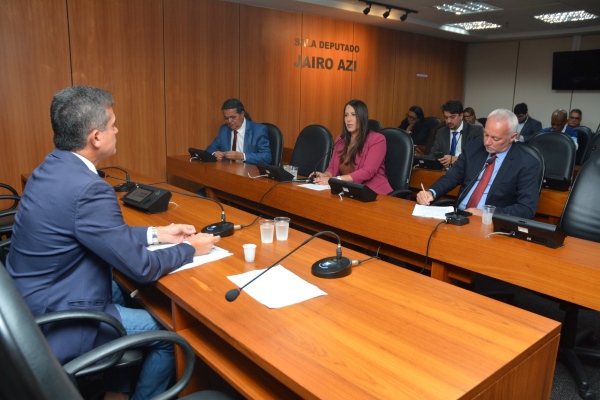 Colegiado da ALBA aprova audiência para discutir setor bancário