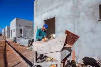 Obras da Orla de Ipitanga se renovam com novos quiosques e pista de skate