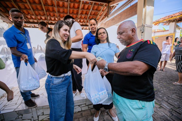 Prefeitura distribui 1,2 toneladas de leite em pó e beneficia 600 famílias