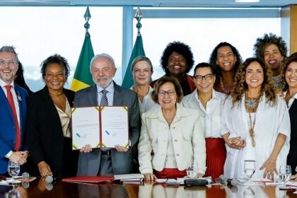 Presidente Lula sanciona lei que cria o Dia Nacional da Axé Music; projeto é de autoria de Lídice da Mata