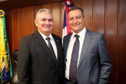 Proposital? Pesquisa para o Senado exclui Jaques Wagner e aponta Rui Costa e Angelo Coronel na liderança