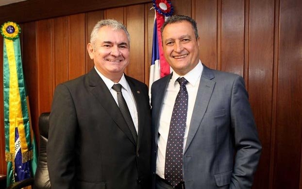 Proposital? Pesquisa para o Senado exclui Jaques Wagner e aponta Rui Costa e Angelo Coronel na liderança