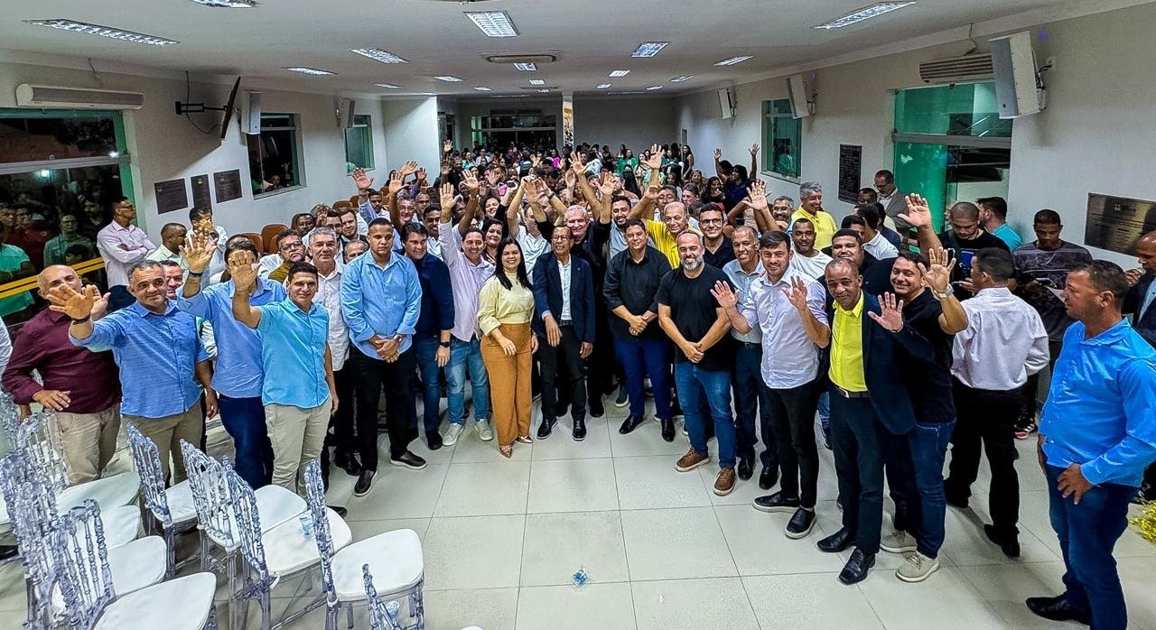 Coronel se reúne com prefeitos do Recôncavo e acaba sendo aclamado por sua reeleição ao Senado