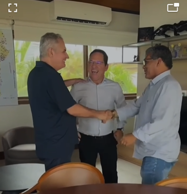 Prefeito de Muniz Ferreira se reúne com senador Angelo Coronel, em Salvador