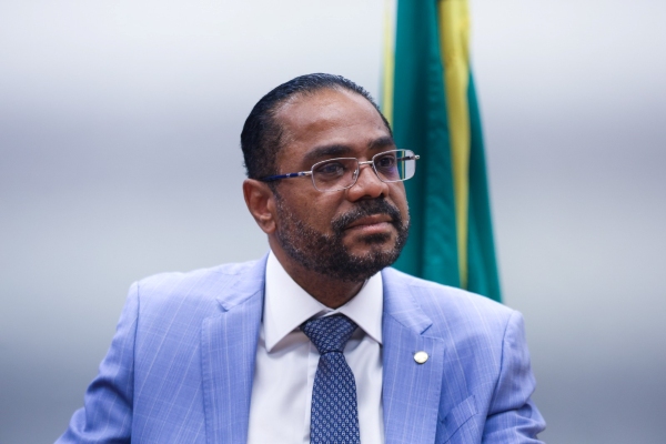 Márcio Marinho propõe inclusão do empreendedorismo no Estatuto da Juventude