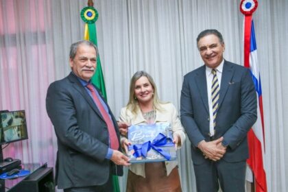Ivana Bastos recebe visita do presidente do TCE-MG e do vice-presidente do TCM-BA