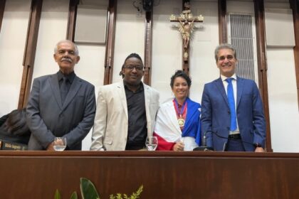 Cientista baiana Anna Luísa Beserra recebe Comenda 2 de Julho proposta por Antonio Henrique Júnior