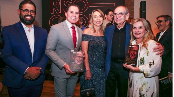 Ivana Bastos participa de lançamento de livro do comunicador Mário Kertész