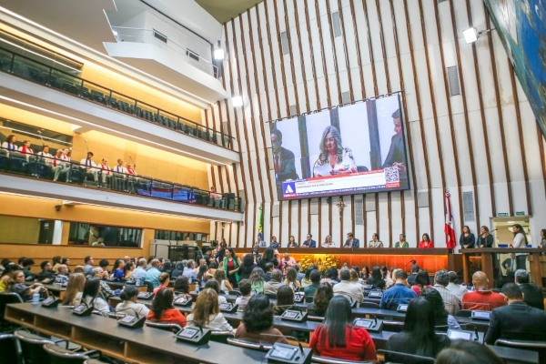 Assembleia comemora os 30 anos do SAC; iniciativa foi da presidente Ivana Bastos