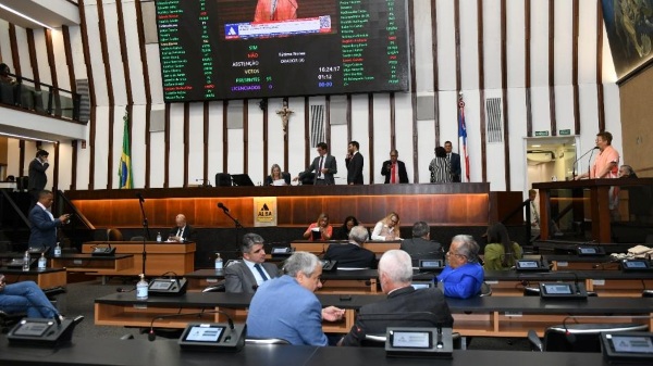 Governo Jerônimo envia mais dois projetos do Executivo para Assembleia