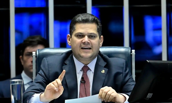 Alcolumbre manda arquivar PEC da Blindagem após rejeição da CCJ