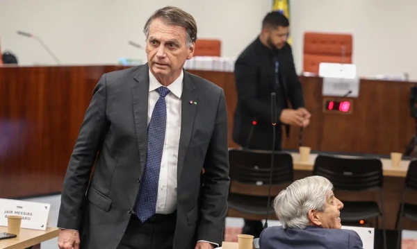 Bolsonaro não irá ao STF para julgamento da trama golpista