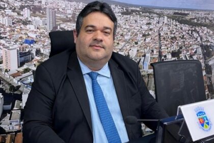 Presidente da Câmara de Vitória da Conquista descarta apoio a Jerônimo Rodrigues em 2026