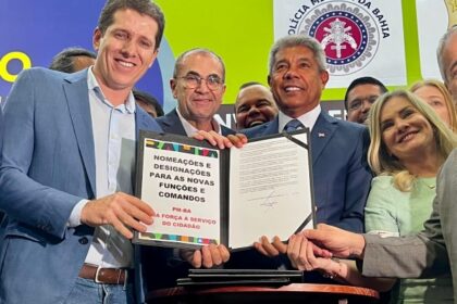 Jerônimo sanciona lei que cria Comando Regional da PM em Jequié com as presenças de Hassan e Zé Cocá