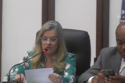 Assembleia aprova pagamento de abono aos profissionais da educação