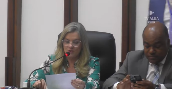 Assembleia aprova pagamento de abono aos profissionais da educação