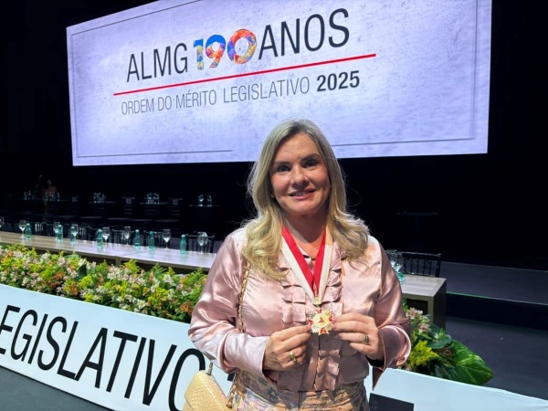 Assembleia de Minas Gerais comemora 190 anos e condecora Ivana Bastos, primeira presidente da ALBA
